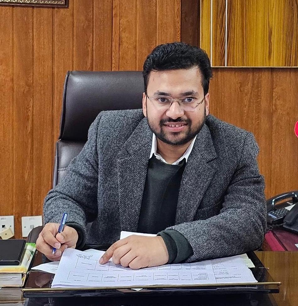 Officers/Employees of the Municipal Corporation were on duty on Saturday and Sunday too, Deputy Commissioner Dipankar Garg.